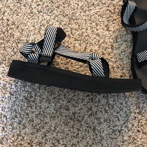 Teva Platform Size 10 Sandals